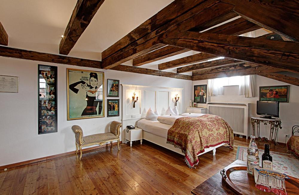 Hotel Orphee - Grosses Haus Регенсбург Екстериор снимка